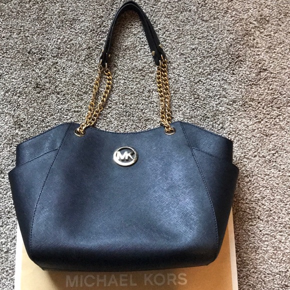 Michael Kors Handbags - Michael Kors Black Saffiano Bag